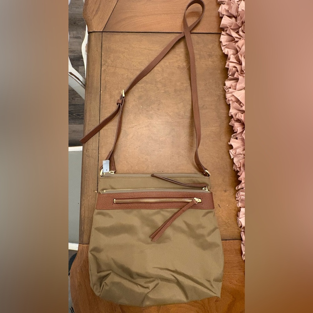 New with tag Nordstrom purse in army green color